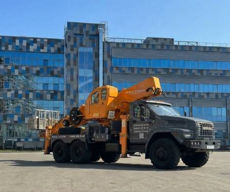 Аренда автовышки-вездехода 45 метров